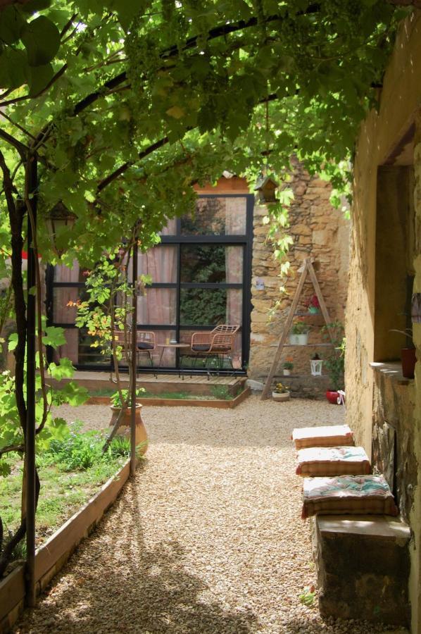 La Bucolique, Chambres Et Jardin D'Hotes Sabran Exterior foto