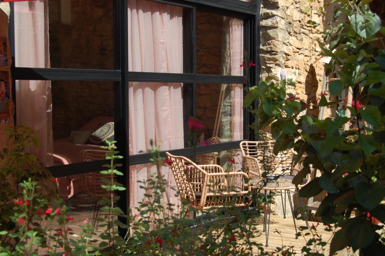 La Bucolique, Chambres Et Jardin D'Hotes Sabran Exterior foto