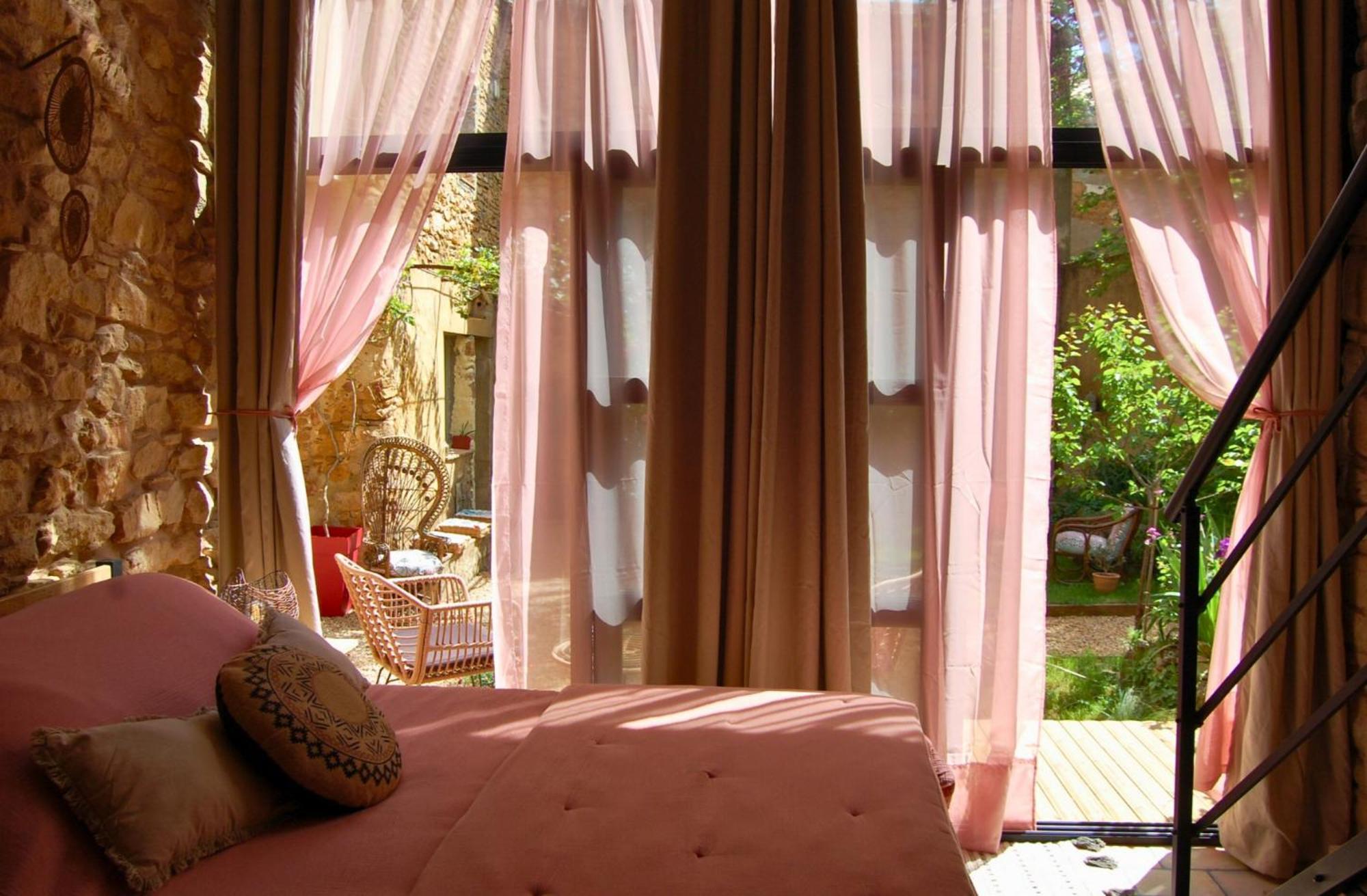 La Bucolique, Chambres Et Jardin D'Hotes Sabran Exterior foto
