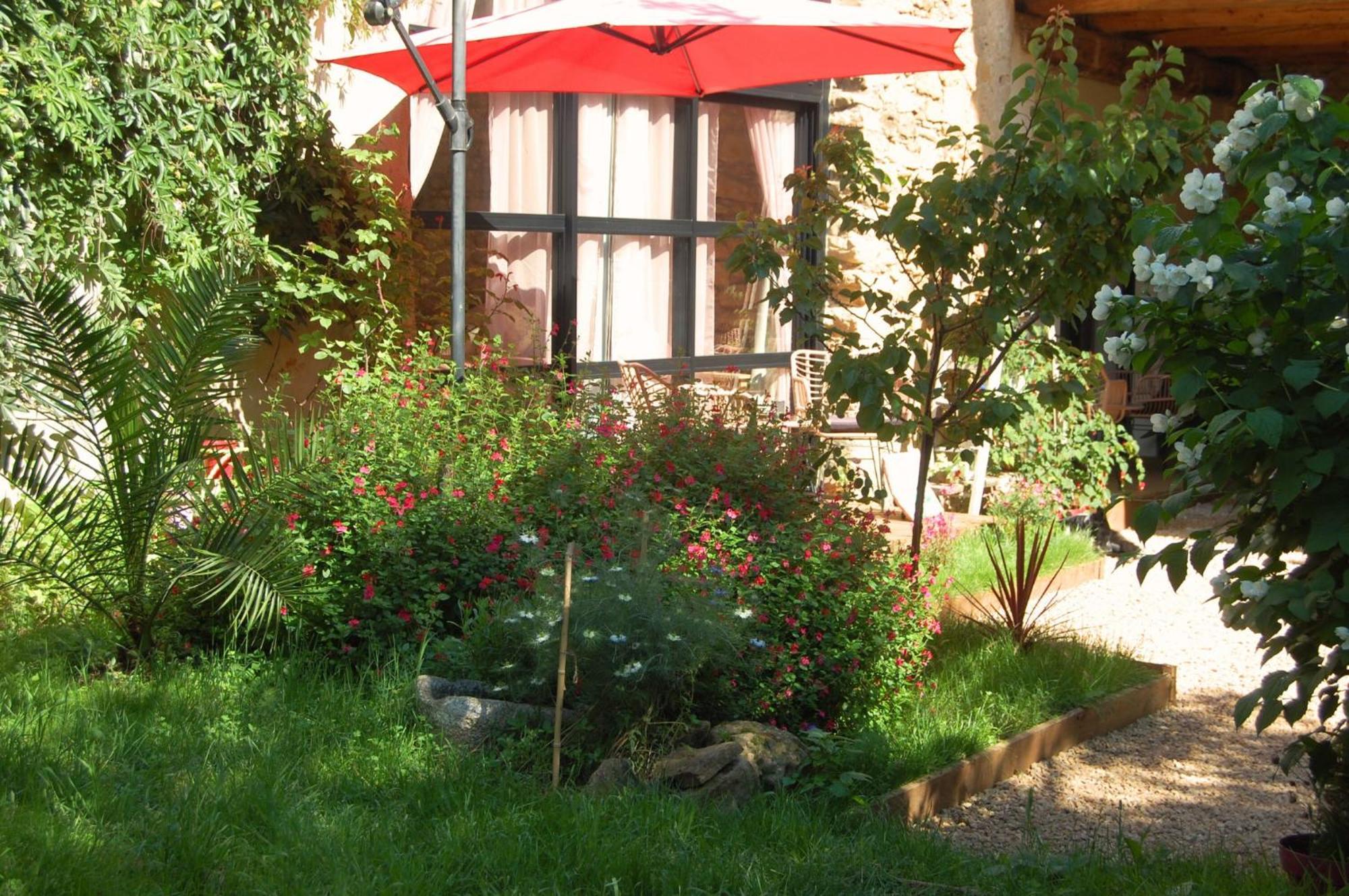 La Bucolique, Chambres Et Jardin D'Hotes Sabran Exterior foto