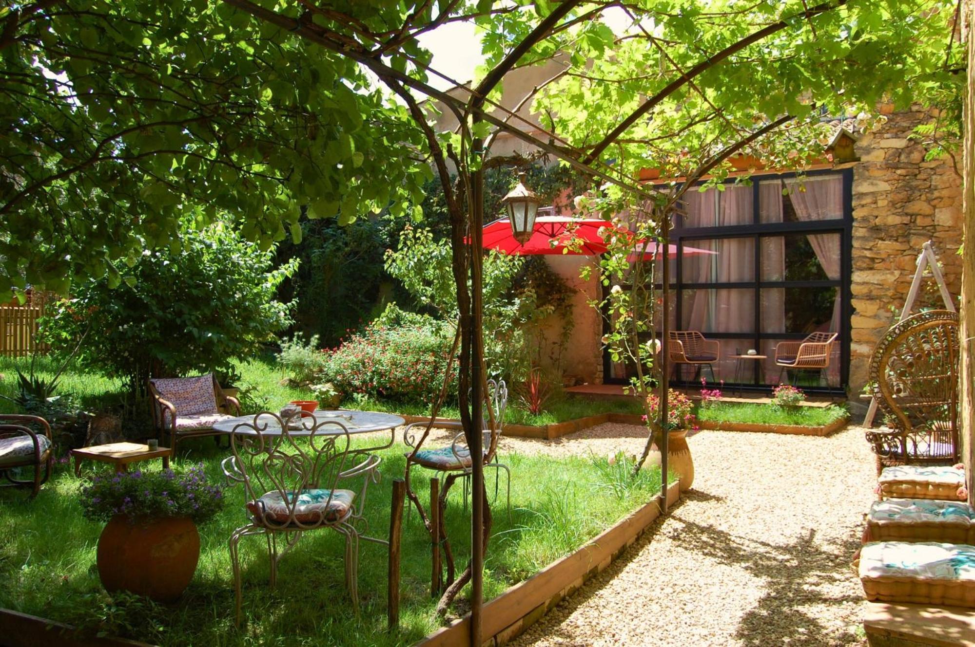 La Bucolique, Chambres Et Jardin D'Hotes Sabran Exterior foto